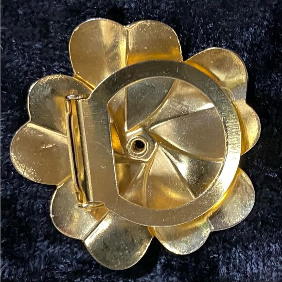 Vintage Jewelry Gold Tone Flower Bloom Scarf Clip Unsigned - Picture 2 of 4